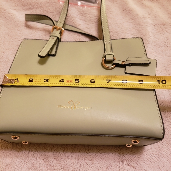 Green Handbag - Picture 7 of 11